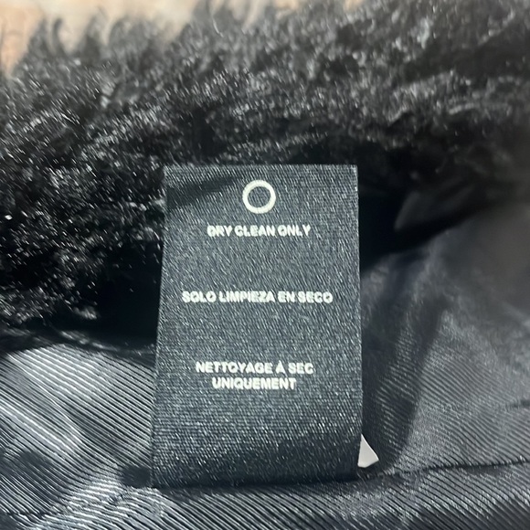 UGG fur jacket - Picture 17 of 17